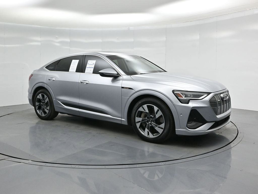 Used 2022 Audi e-tron Premium Plus image 26