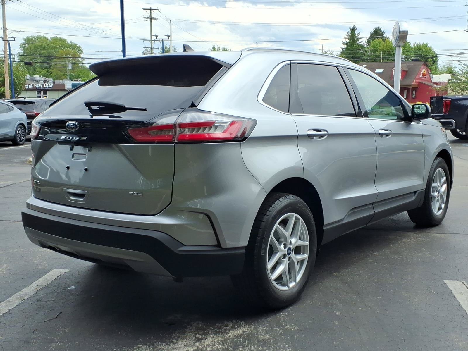 Certified 2022 Ford Edge SEL w/ Convenience Package AWD/4WD image 4