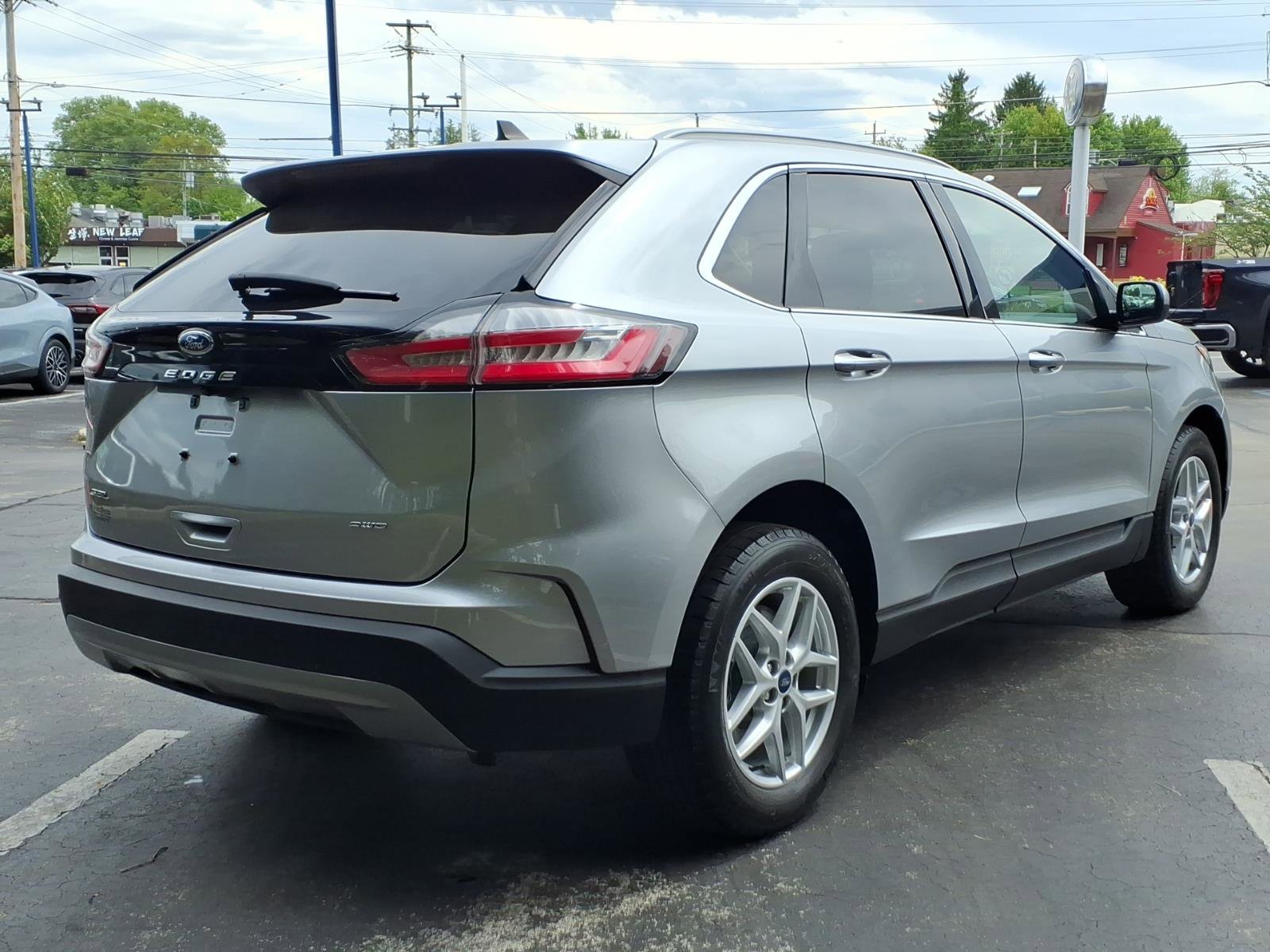 Certified 2022 Ford Edge SEL w/ Convenience Package AWD/4WD image 4