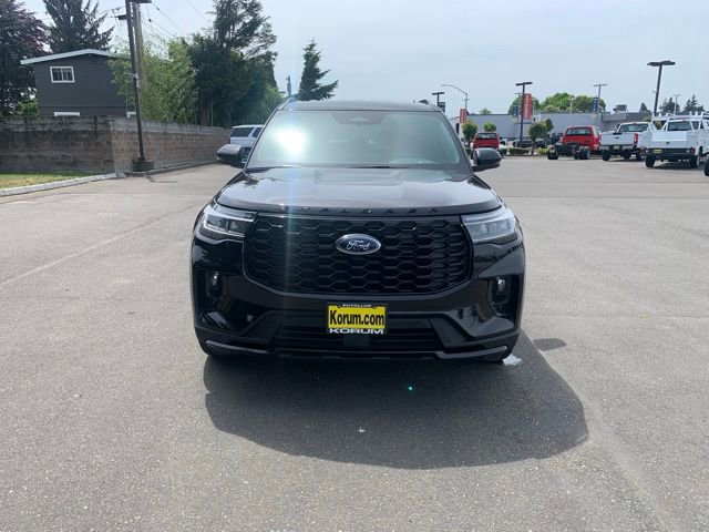 Certified 2025 Ford Explorer ST-Line w/ Premium Package AWD/4WD image 11