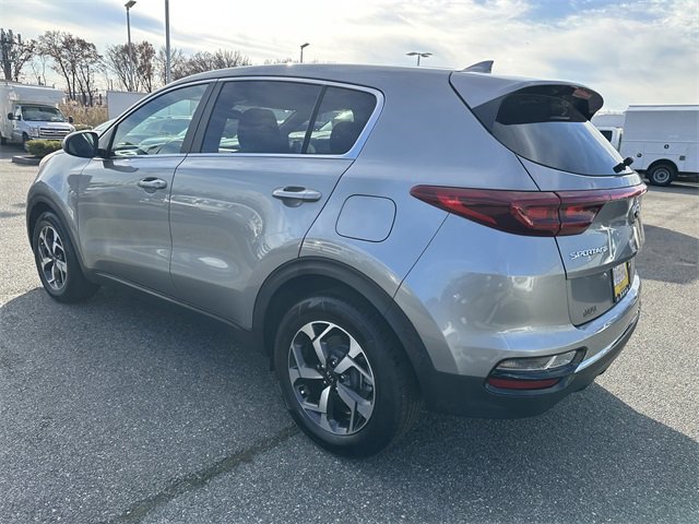 Used 2022 Kia Sportage LX image 3