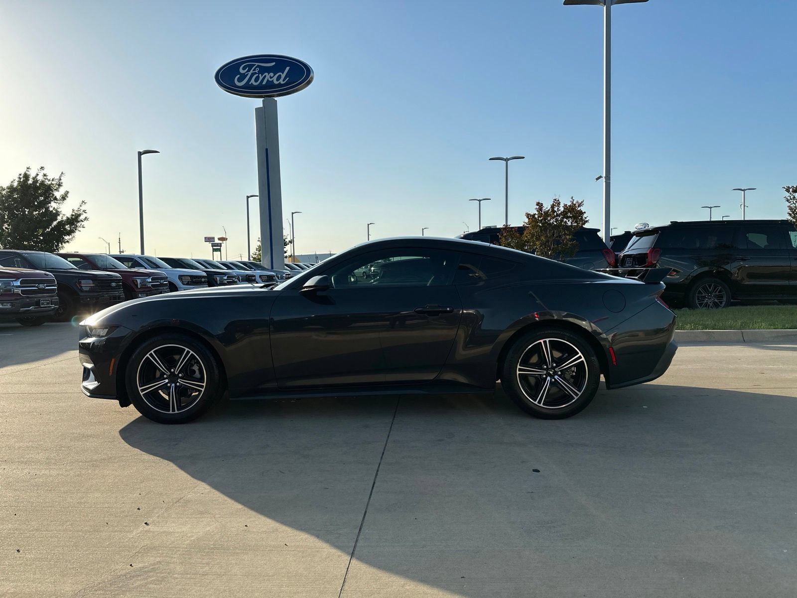 Certified 2024 Ford Mustang Coupe RWD image 3