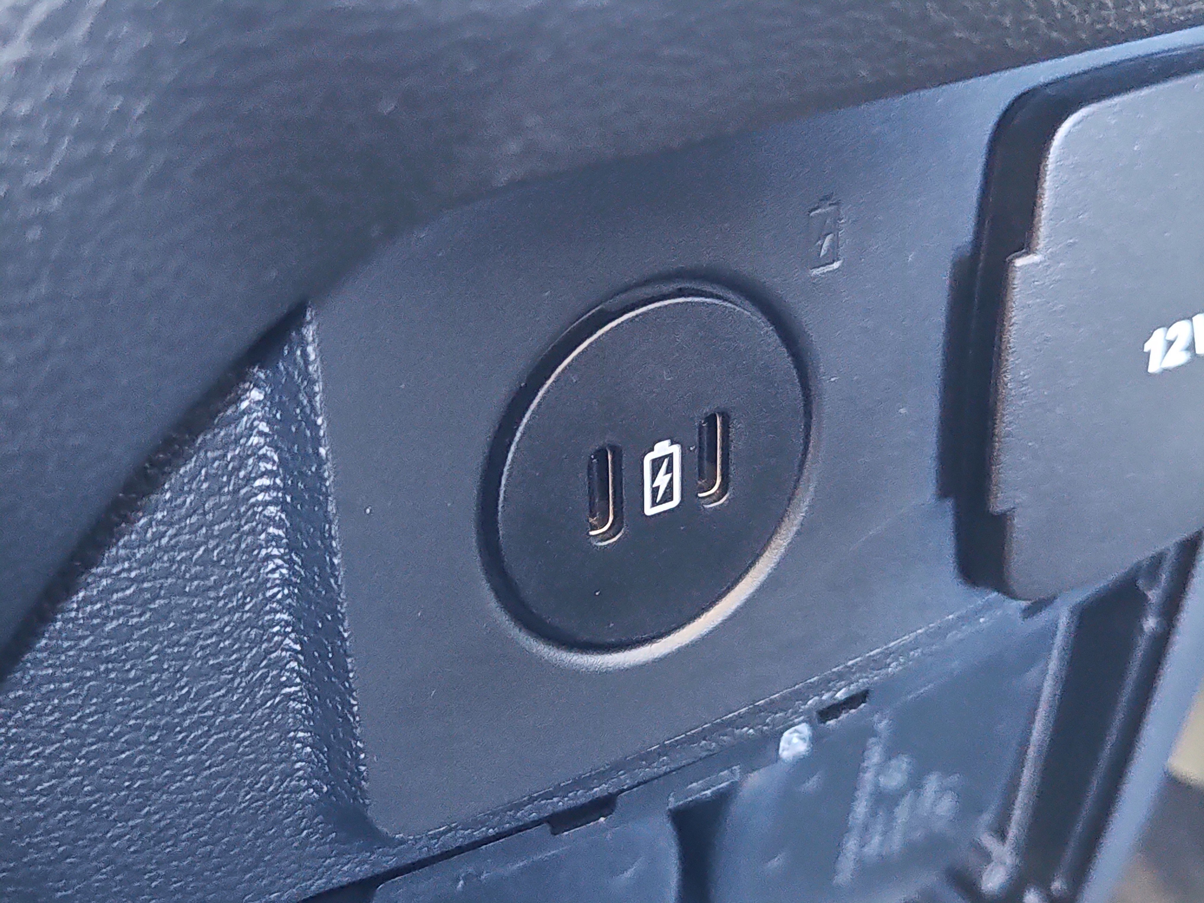 Certified 2025 Ford Explorer Active w/ Active Comfort Package AWD/4WD image 29