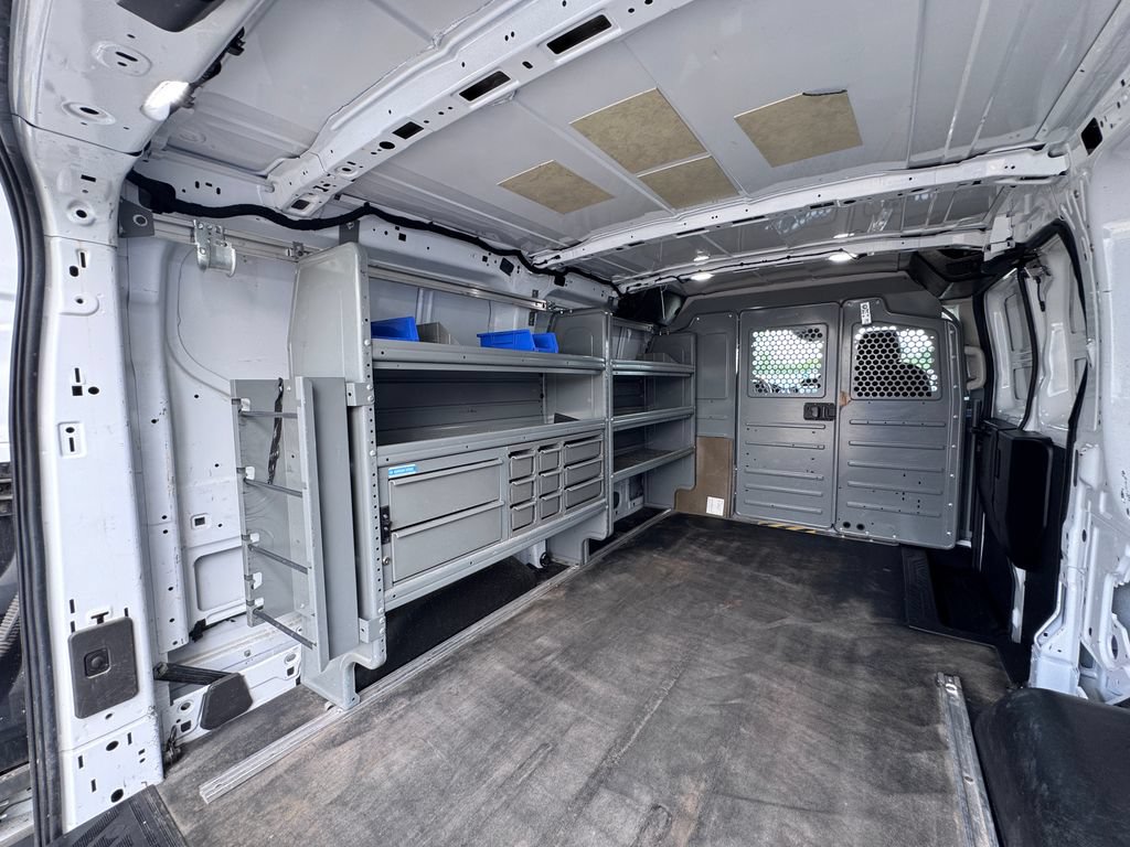 Certified 2019 Ford Transit 250 130 Low Roof RWD image 15