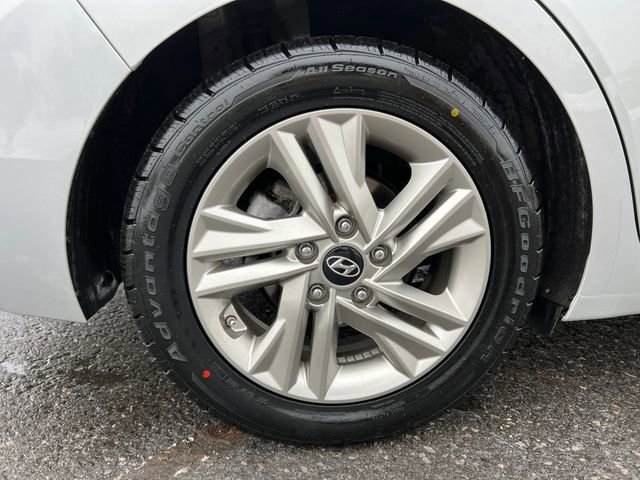 Used 2019 Hyundai Elantra SEL image 14