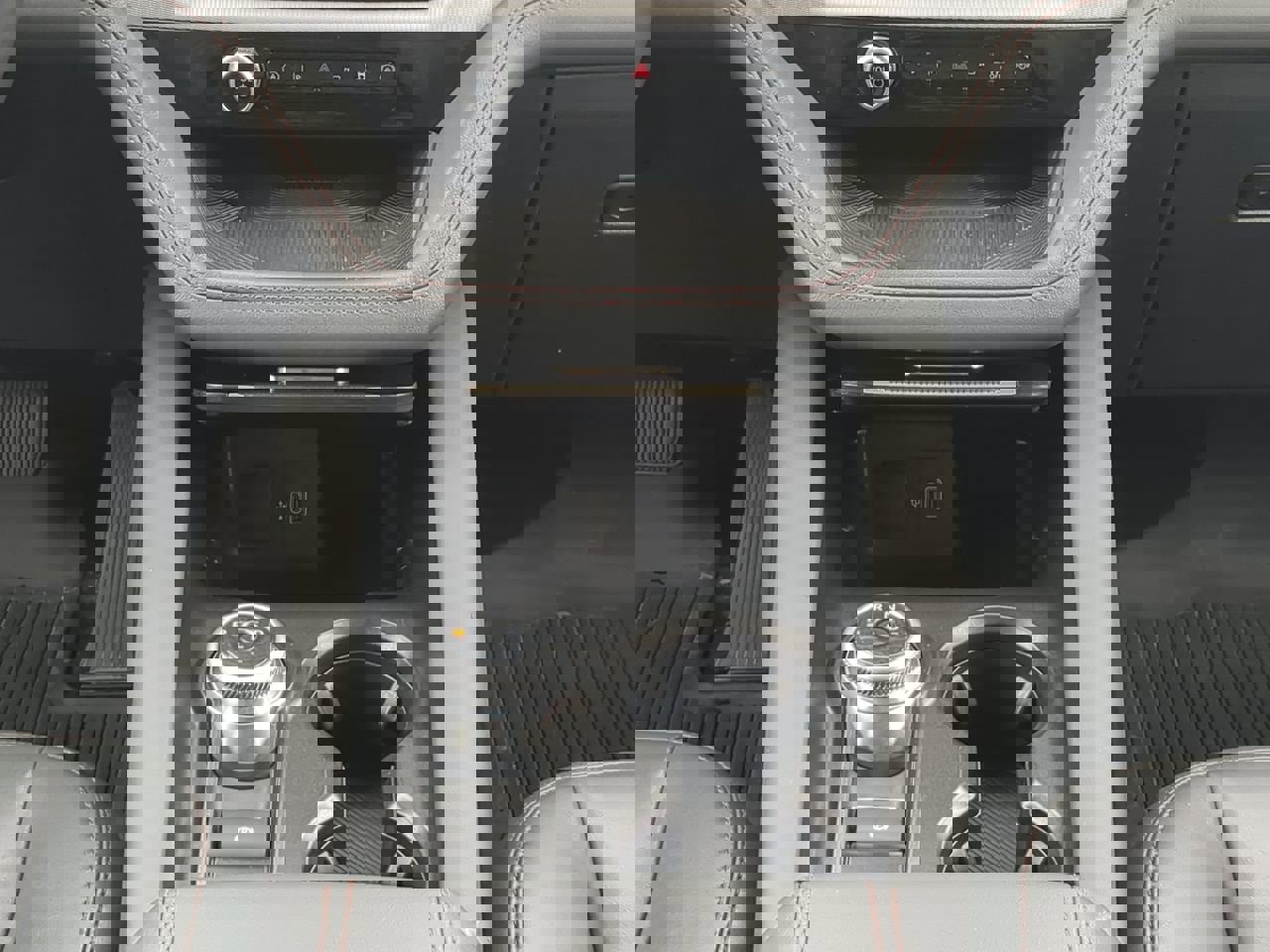 Certified 2025 Ford Explorer Active w/ Active Comfort Package image 17