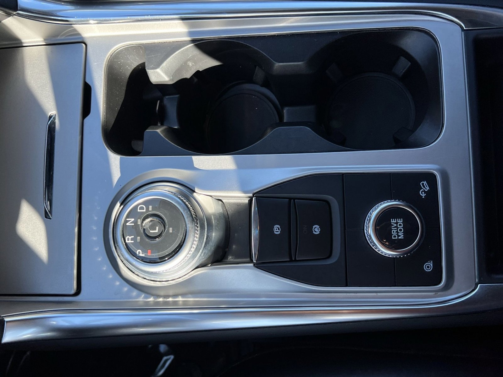 Certified 2022 Ford Explorer XLT w/ Equipment Group 202A image 21