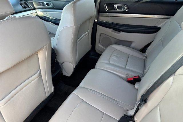 Certified 2018 Ford Explorer XLT w/ Equipment Group 202A image 14