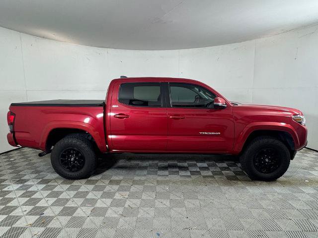 Used 2022 Toyota Tacoma SR5 w/ Technology Package RWD image 2