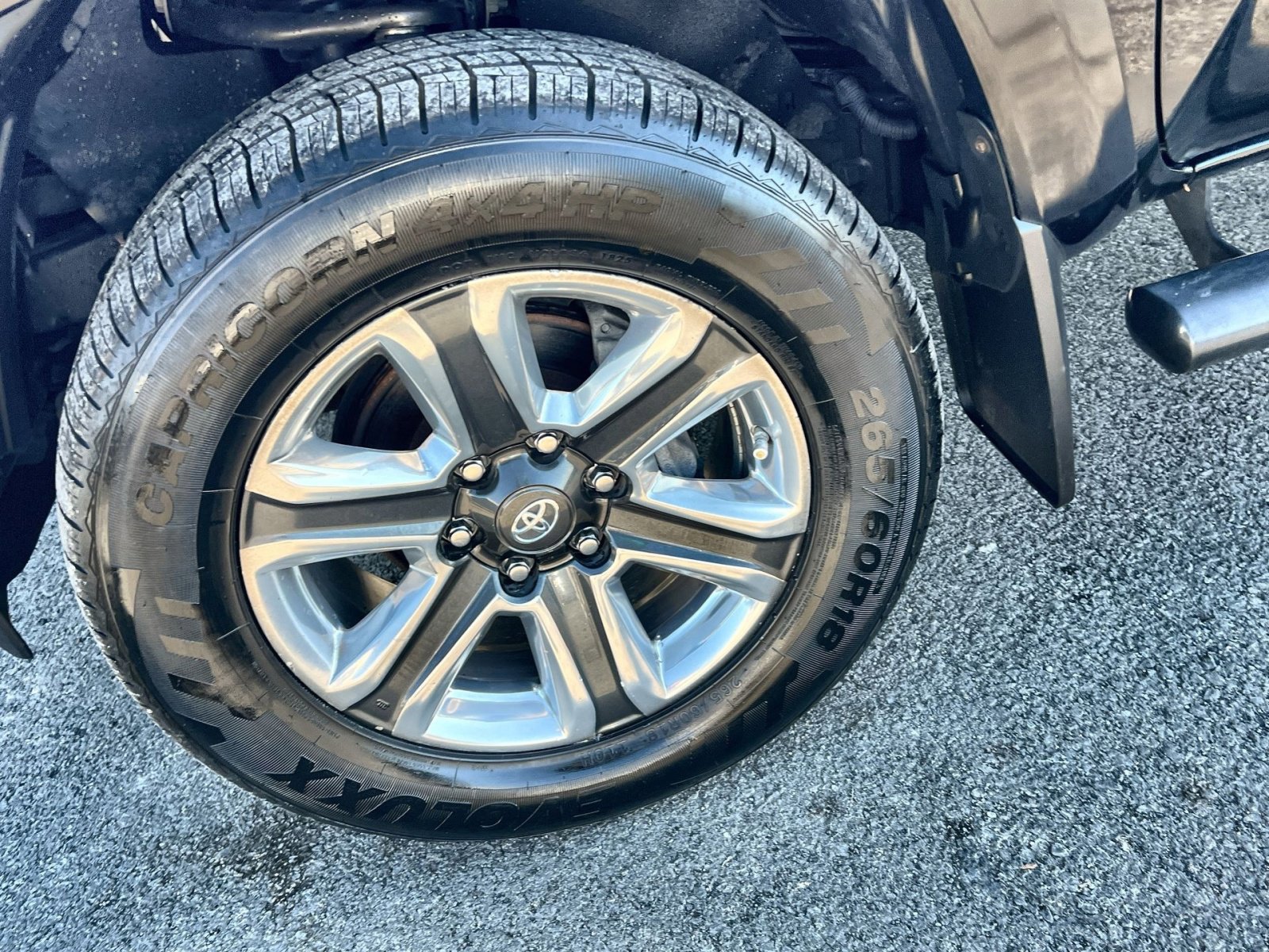 Used 2018 Toyota Tacoma Limited image 12