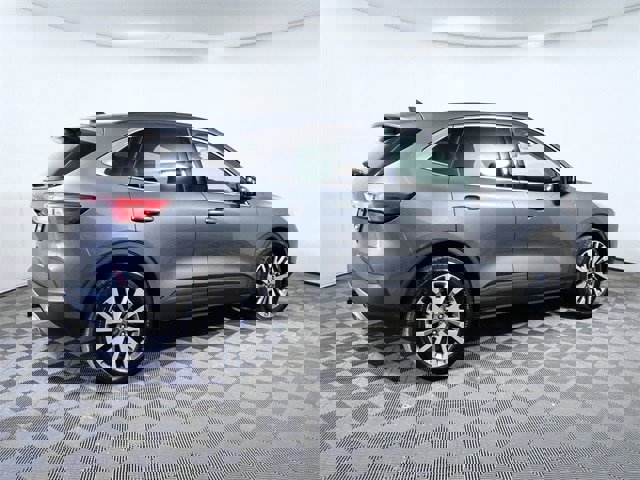 Certified 2022 Ford Escape Titanium w/ Class II Trailer Tow Package image 4