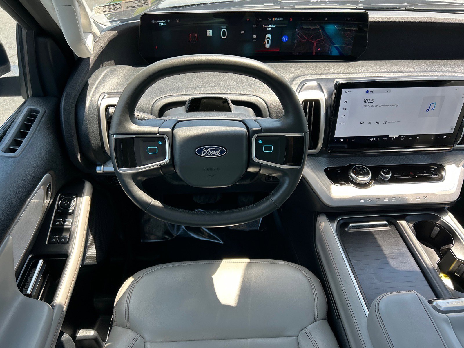 Certified 2025 Ford Expedition Active AWD/4WD image 2