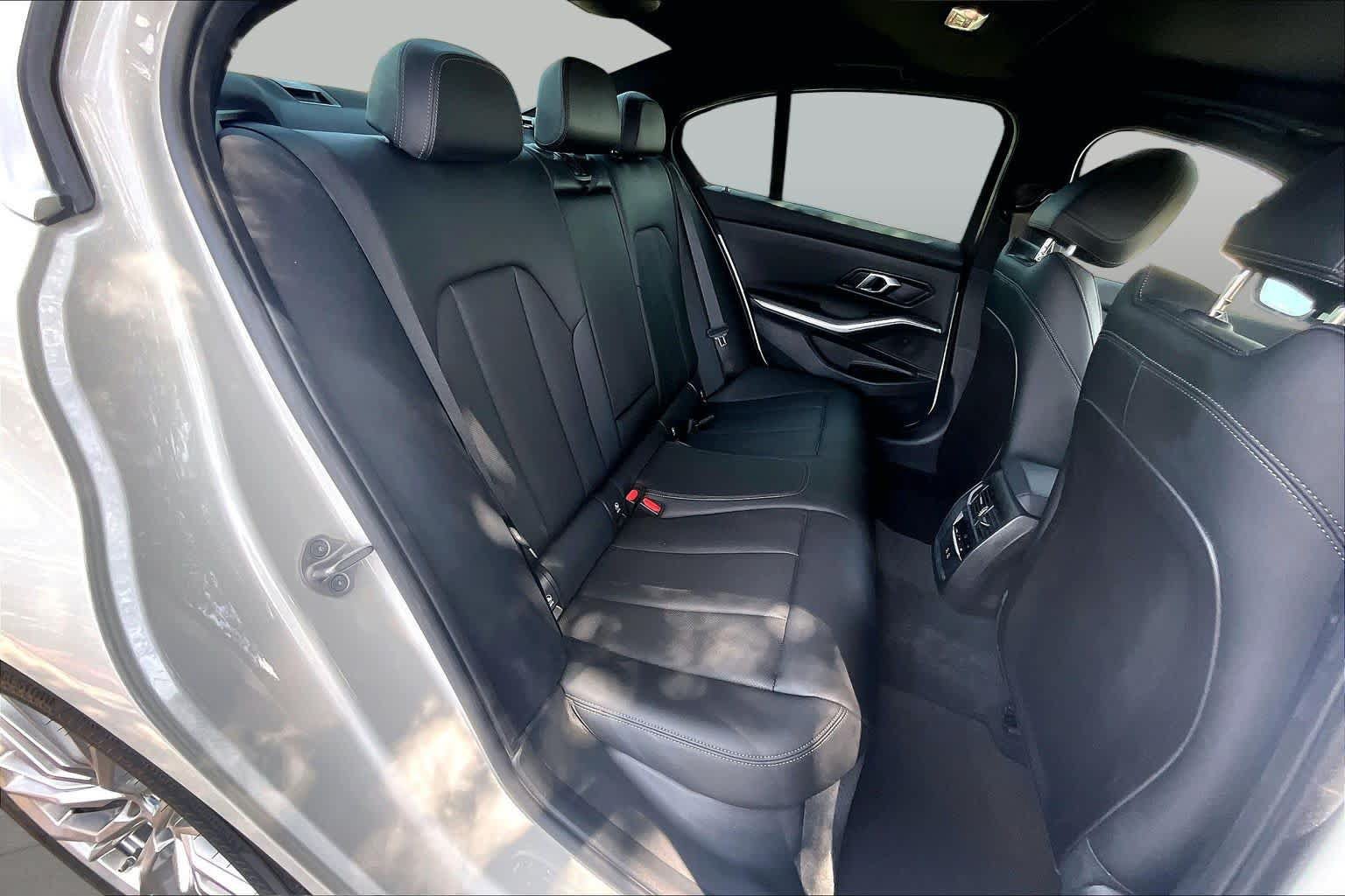 Used 2024 BMW 330i Sedan w/ Convenience Package RWD image 20