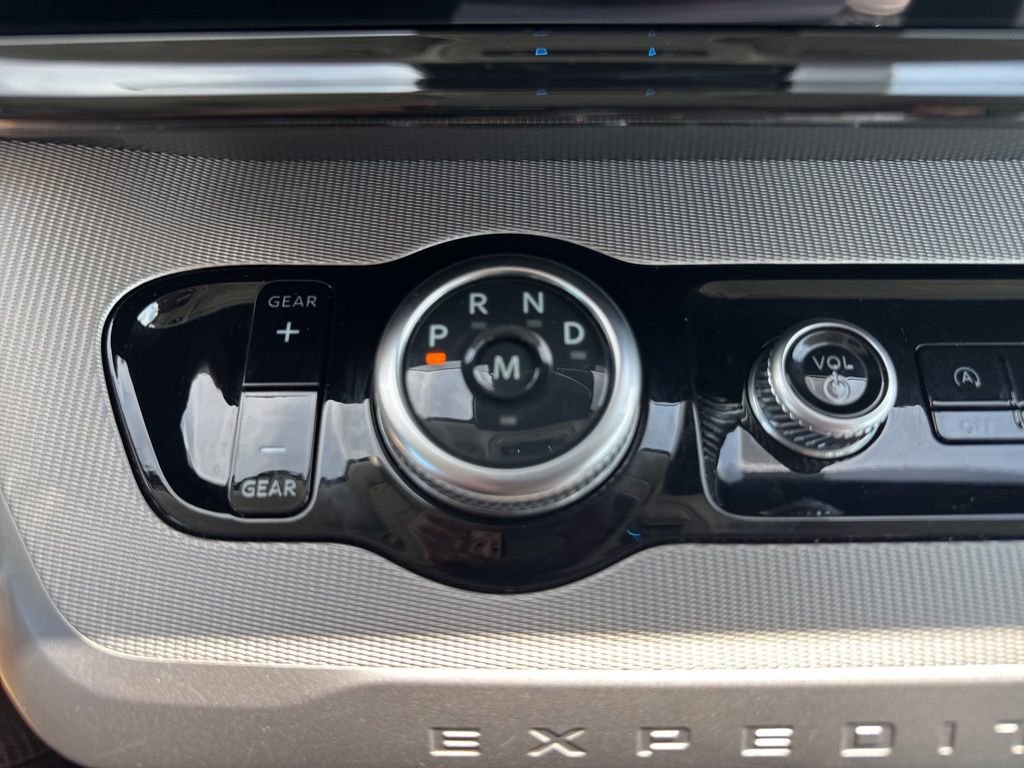 Certified 2025 Ford Expedition Max Active AWD/4WD image 14