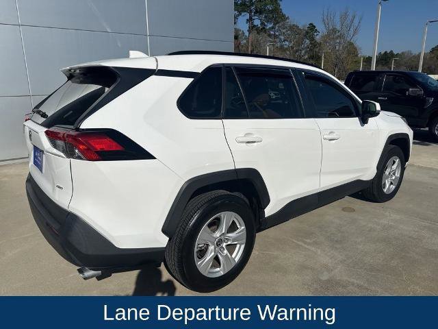 Used 2020 Toyota RAV4 XLE w/ Convenience Package image 4