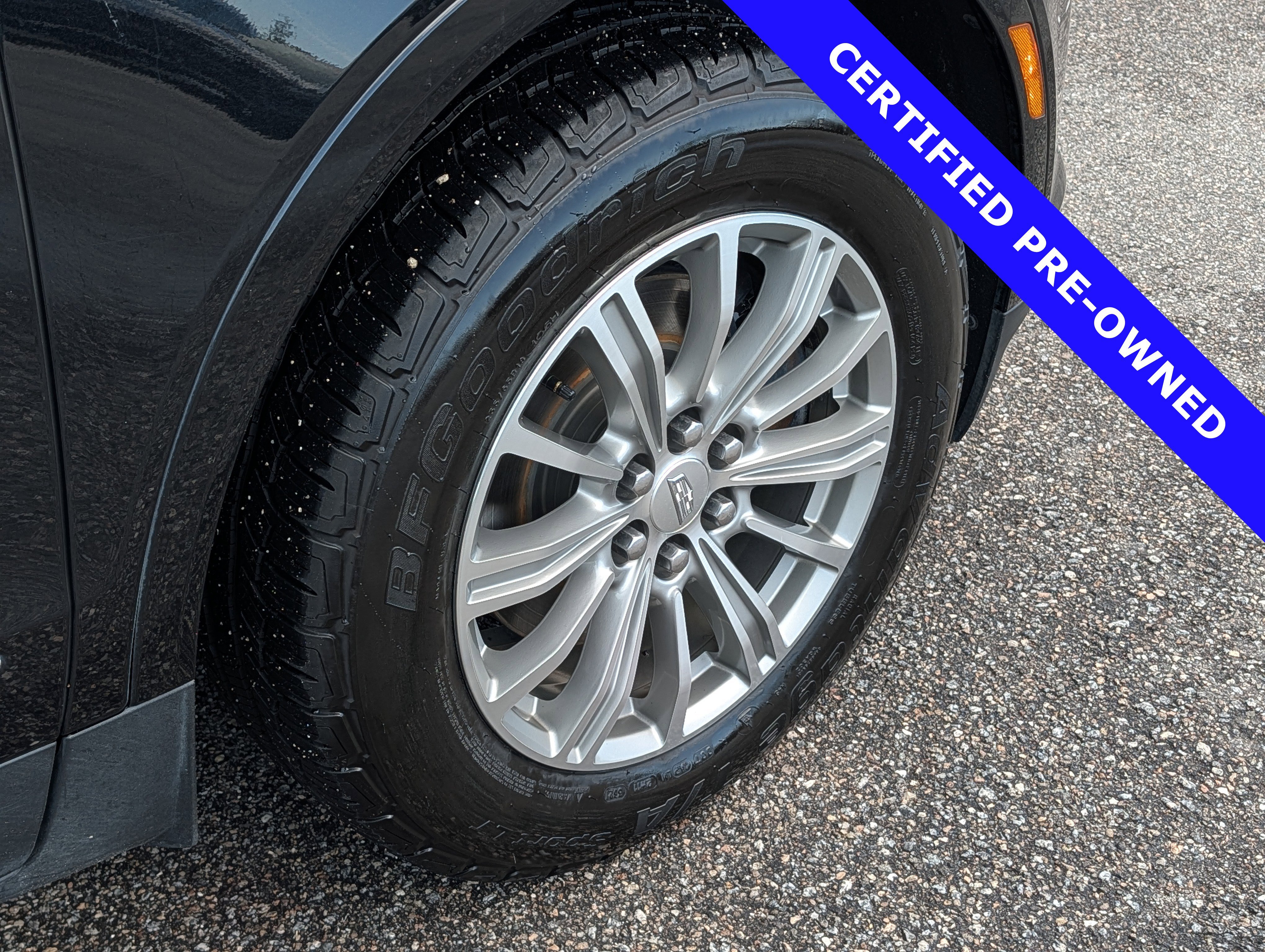 Used 2017 Cadillac XT5 Luxury w/ Driver Awareness Package FWD image 12