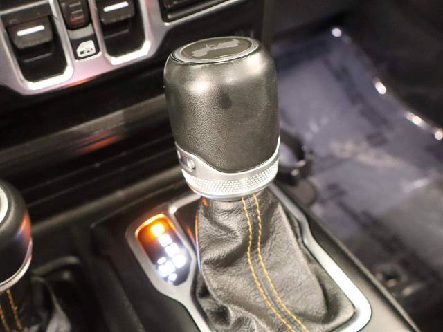 Used 2021 Jeep Wrangler Unlimited Sahara AWD/4WD image 28