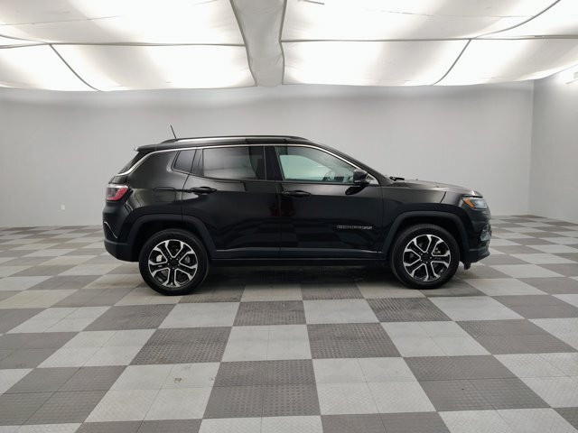 Used 2022 Jeep Compass Limited AWD/4WD image 10