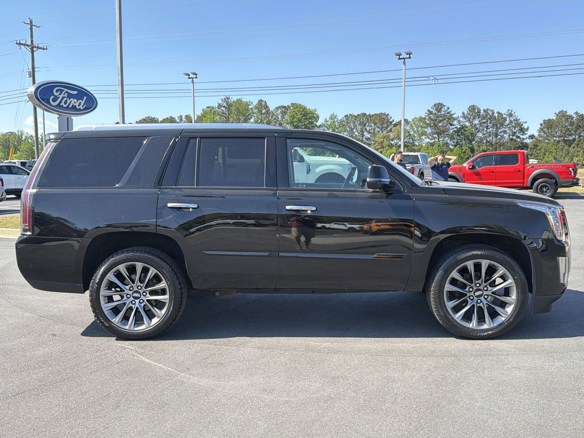 Used 2020 Cadillac Escalade Luxury w/ Escalade Sport Edition AWD/4WD image 2