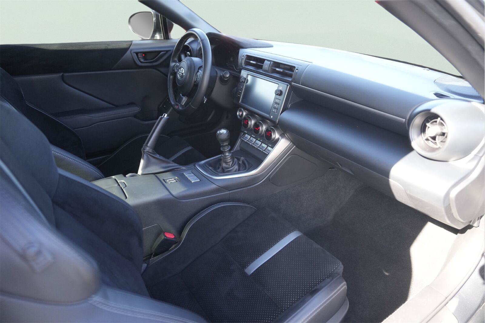Used 2023 Toyota GR86 Premium RWD image 13