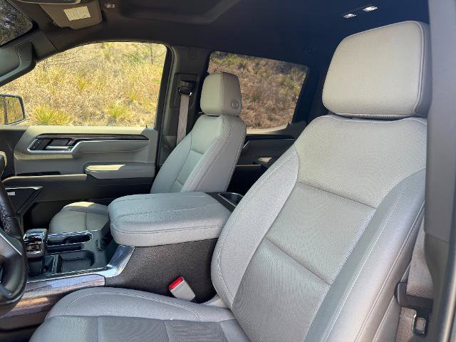 Used 2024 Chevrolet Silverado 1500 LTZ AWD/4WD image 11