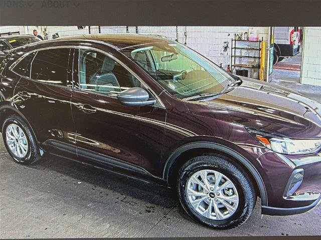 Certified 2023 Ford Escape Active AWD/4WD image 4