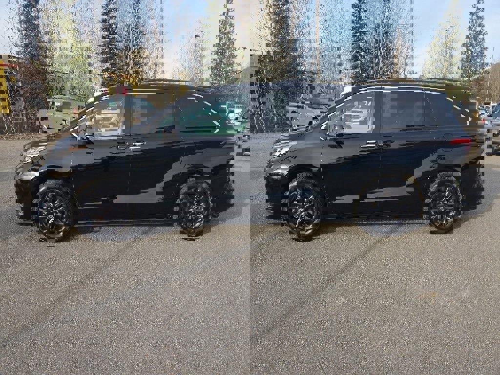 Used 2024 Toyota Sienna XSE image 5