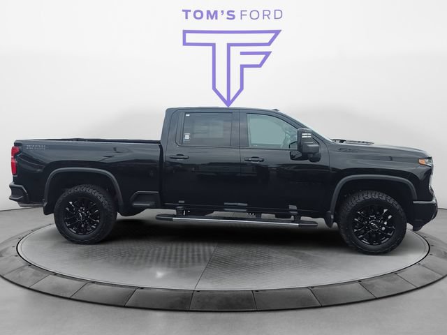 Used 2025 Chevrolet Silverado 2500 LTZ w/ LTZ Plus Package AWD/4WD image 8