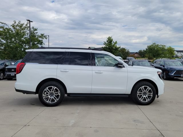 Certified 2025 Ford Expedition Active AWD/4WD image 2