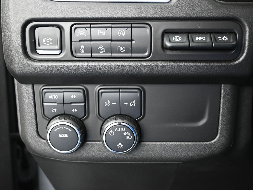 Used 2023 Chevrolet Tahoe High Country image 40