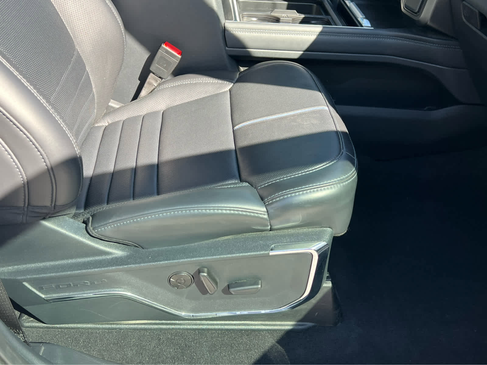 Certified 2025 Ford F450 Platinum AWD/4WD image 18