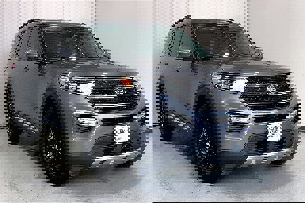 Certified 2024 Ford Explorer XLT w/ Equipment Group 202A image 1