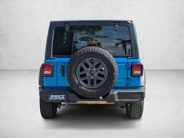 Used 2025 Jeep Wrangler Sport AWD/4WD image 7