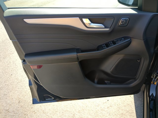 Certified 2026 Ford Escape Platinum w/ Premium Technology Package AWD/4WD image 12