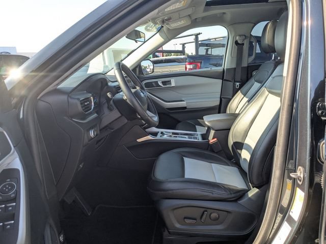 Certified 2022 Ford Explorer XLT w/ Equipment Group 202A RWD image 22