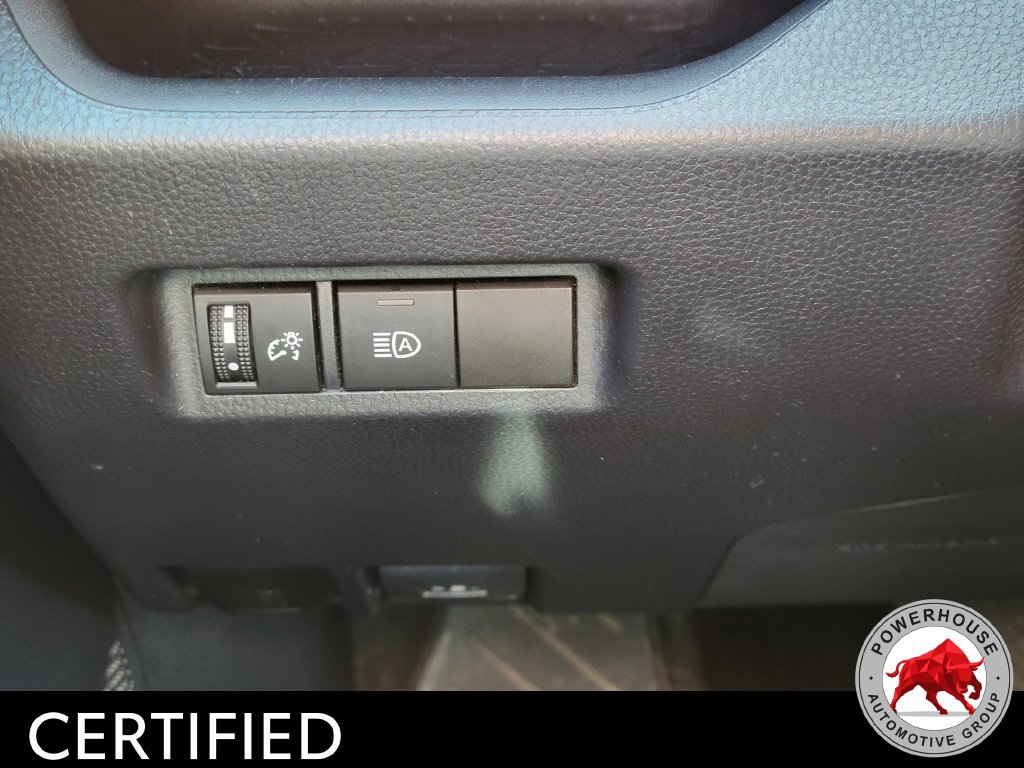 Used 2025 Toyota RAV4 XLE FWD image 27