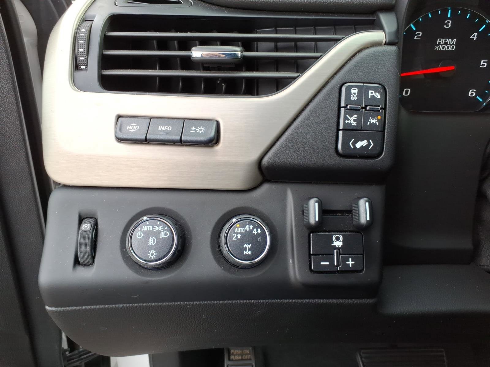 Used 2020 GMC Yukon XL Denali w/ Open Road Package image 21