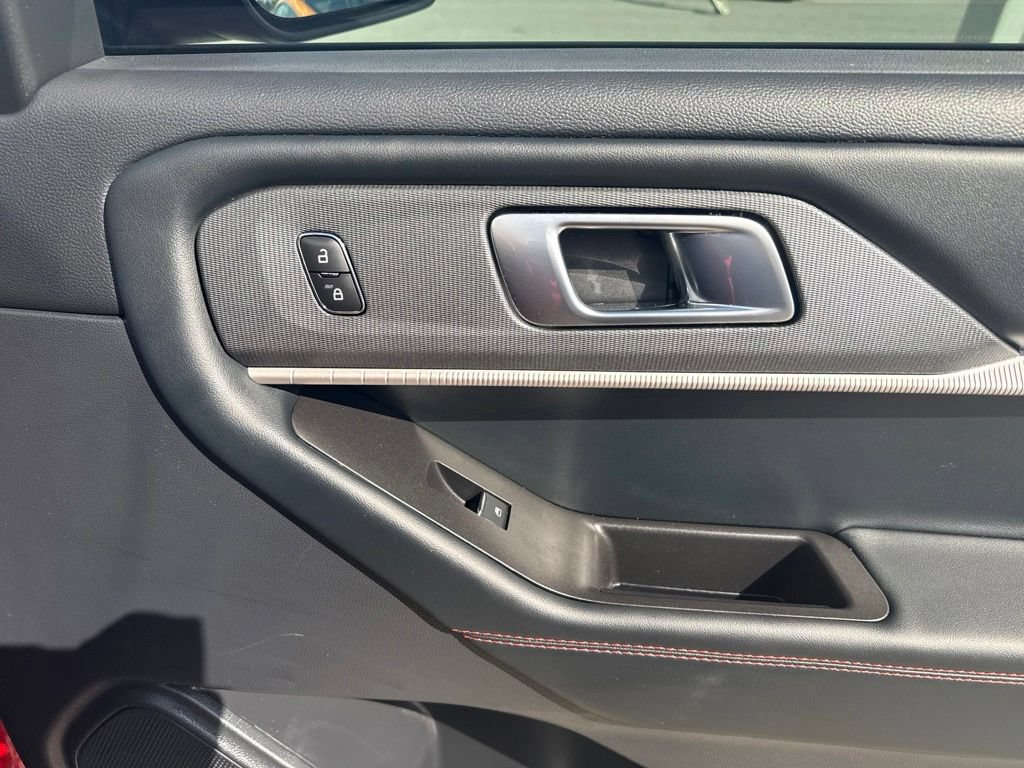 Certified 2025 Ford Explorer ST-Line w/ Premium Package RWD image 34