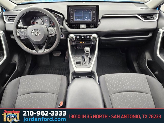 Used 2021 Toyota RAV4 XLE image 12