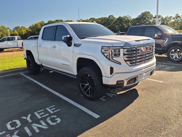 Used 2025 GMC Sierra 1500 Denali w/ Denali Reserve Package AWD/4WD image 1