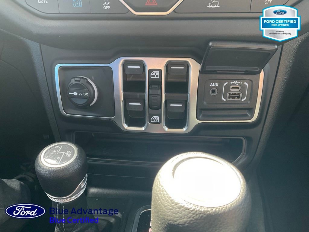 Used 2025 Jeep Wrangler Unlimited Sahara AWD/4WD image 12
