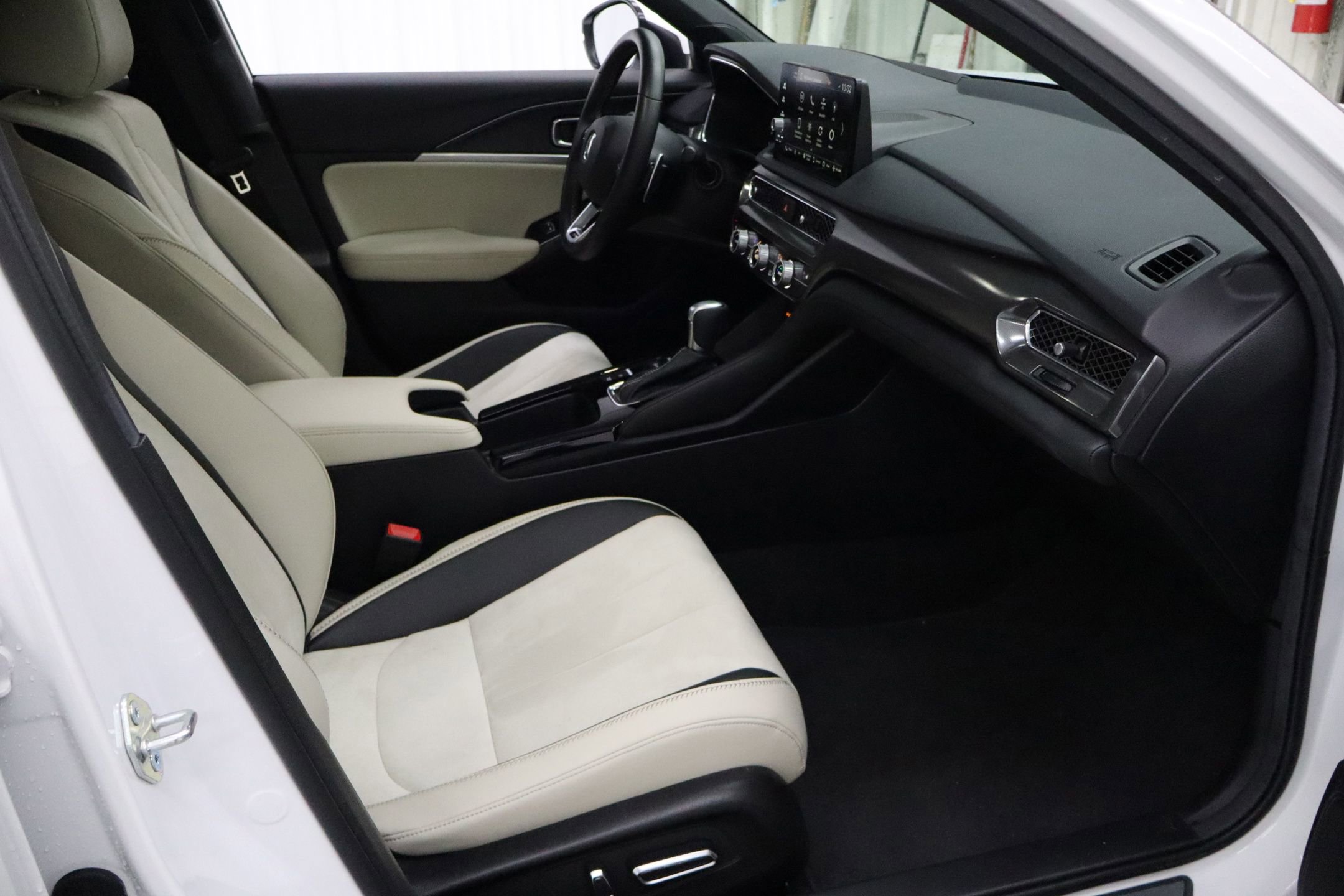 Used 2025 Acura Integra A-Spec image 30