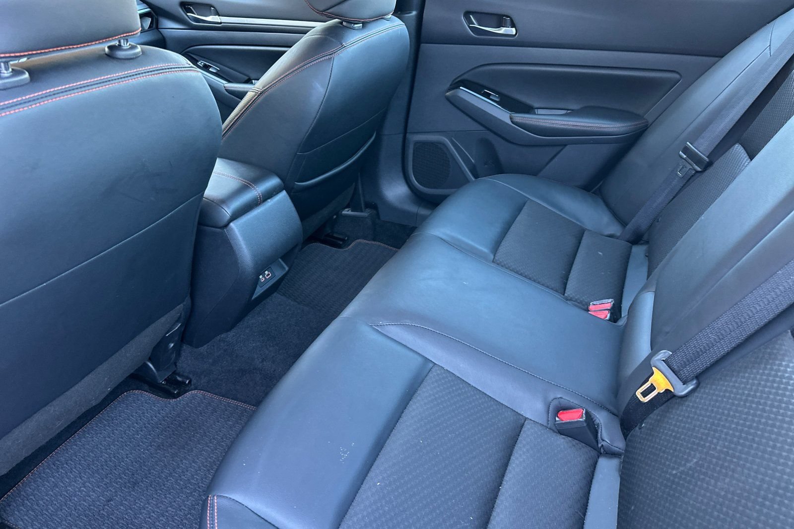 Used 2025 Nissan Altima 2.5 SR FWD image 11