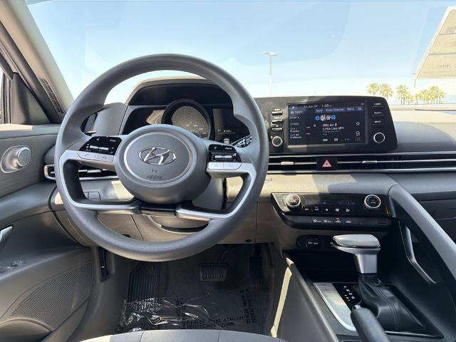 Used 2023 Hyundai Elantra SEL FWD image 11