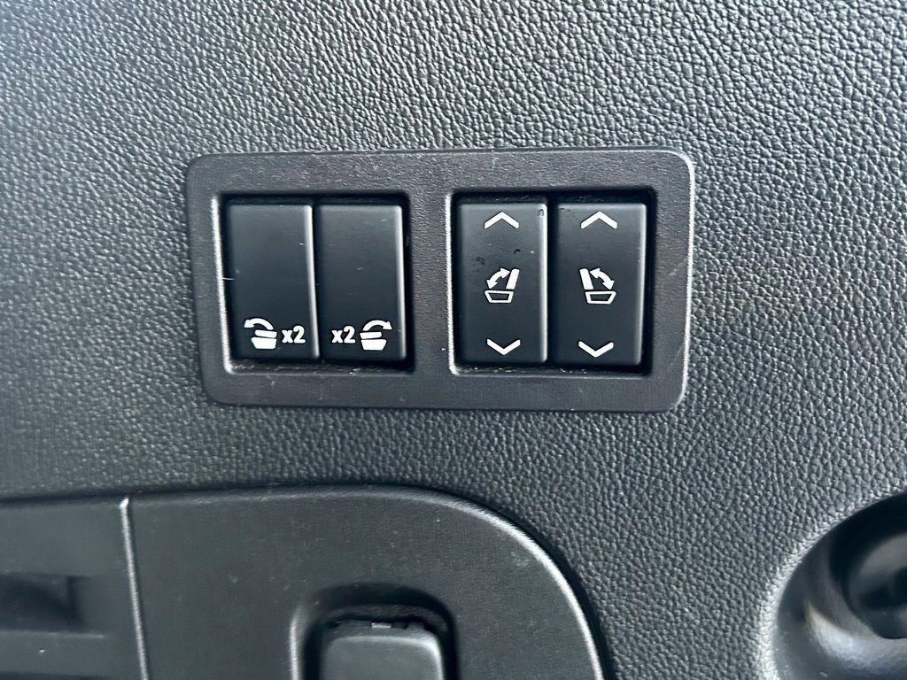 Used 2018 GMC Yukon Denali w/ Denali Ultimate Package image 15