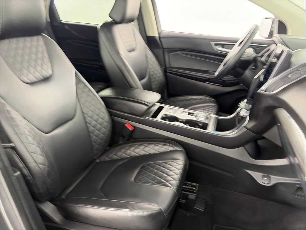 Certified 2024 Ford Edge Titanium AWD/4WD image 31