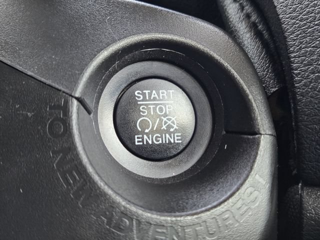 Used 2021 Jeep Renegade Latitude FWD image 20