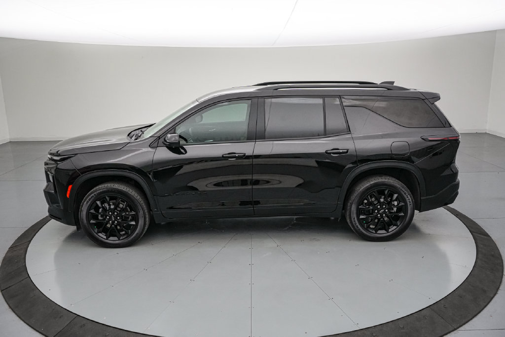 Used 2026 Chevrolet Traverse LT w/ Midnight/Sport Edition AWD/4WD image 7