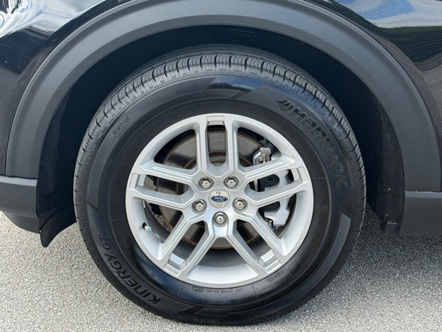 Certified 2025 Ford Explorer Active RWD image 13