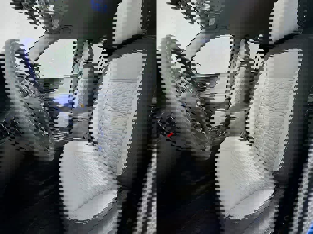 Used 2020 Chevrolet Equinox LT w/ LPO, Floor Liner Package image 12